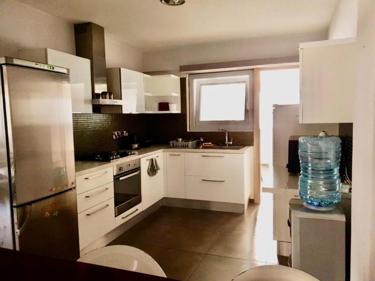 2-bedroom In Center *