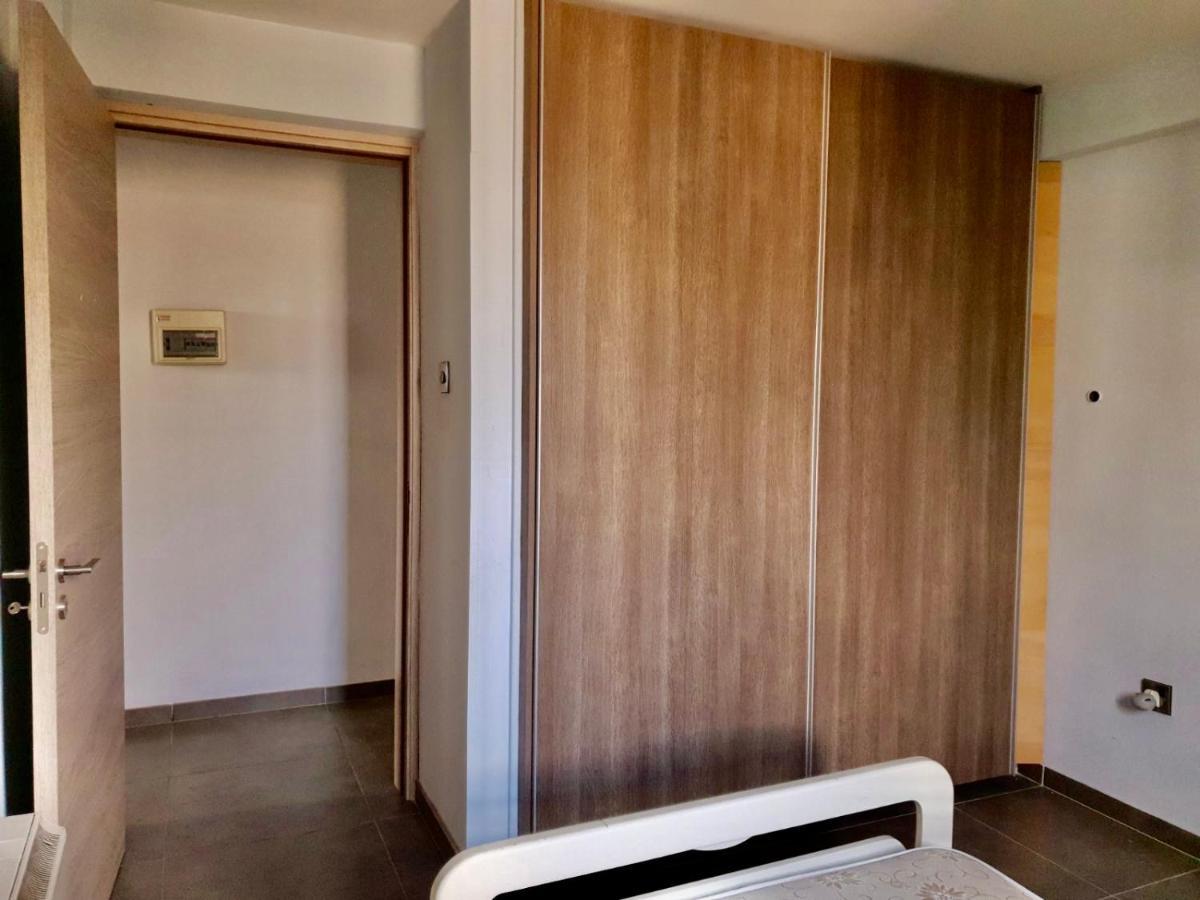 2-bedroom In Center *